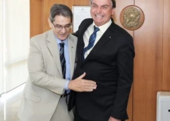 Reprodução/ Metrópoles
Ex-deputado federal, Roberto Jefferson, ao lado do presidente Jair Bolsonaro