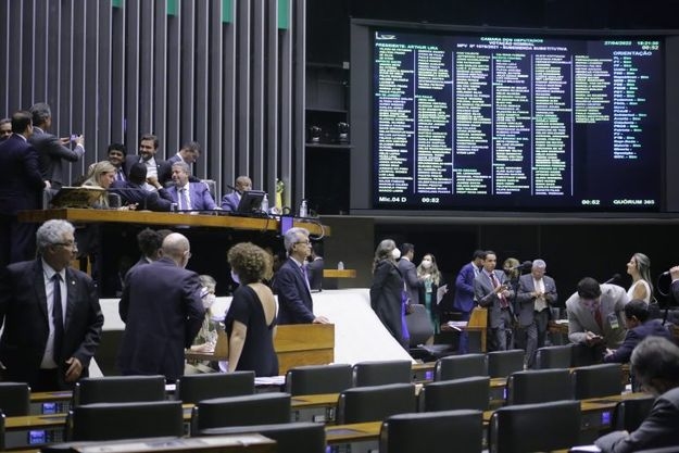 Deputados na sessão do Plenário desta quarta-feira/Foto: Wesley Amaral/Câmara dos Deputados.