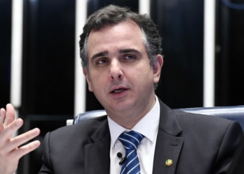 Rodrigo Pacheco é favorável à criação de uma conta de estabilização de preços dos combustíveis/Foto:
Agência Senado/Fonte: Agência Senado.