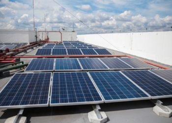Brasília - Ministério de Minas e Energia (MME) inaugura a primeira usina solar instalada na cobertura de um prédio (sede do MME) do governo federal (José Cruz/Agência Brasil)